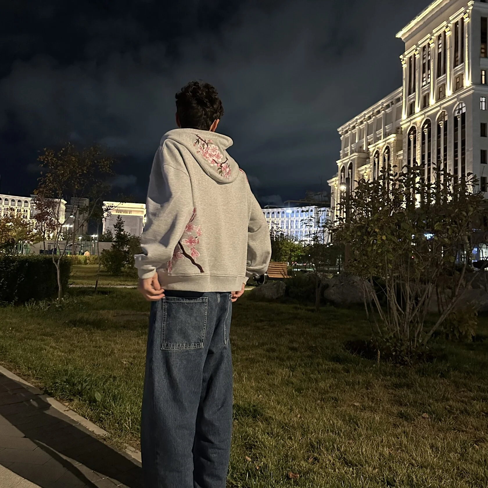 FIRST BLOSSOM ZIP-HOODIE