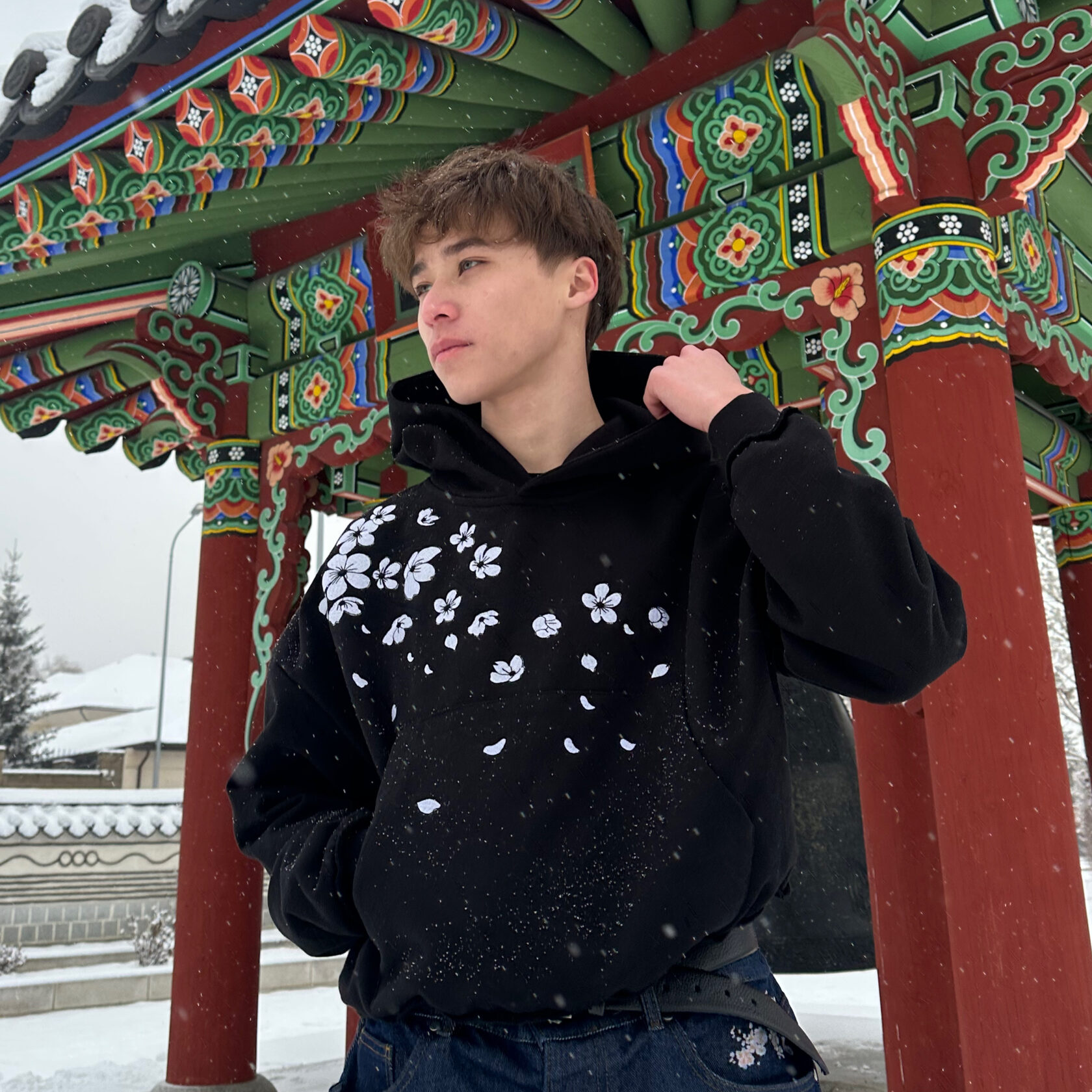 FALLING SAKURA HOODIE BLACK