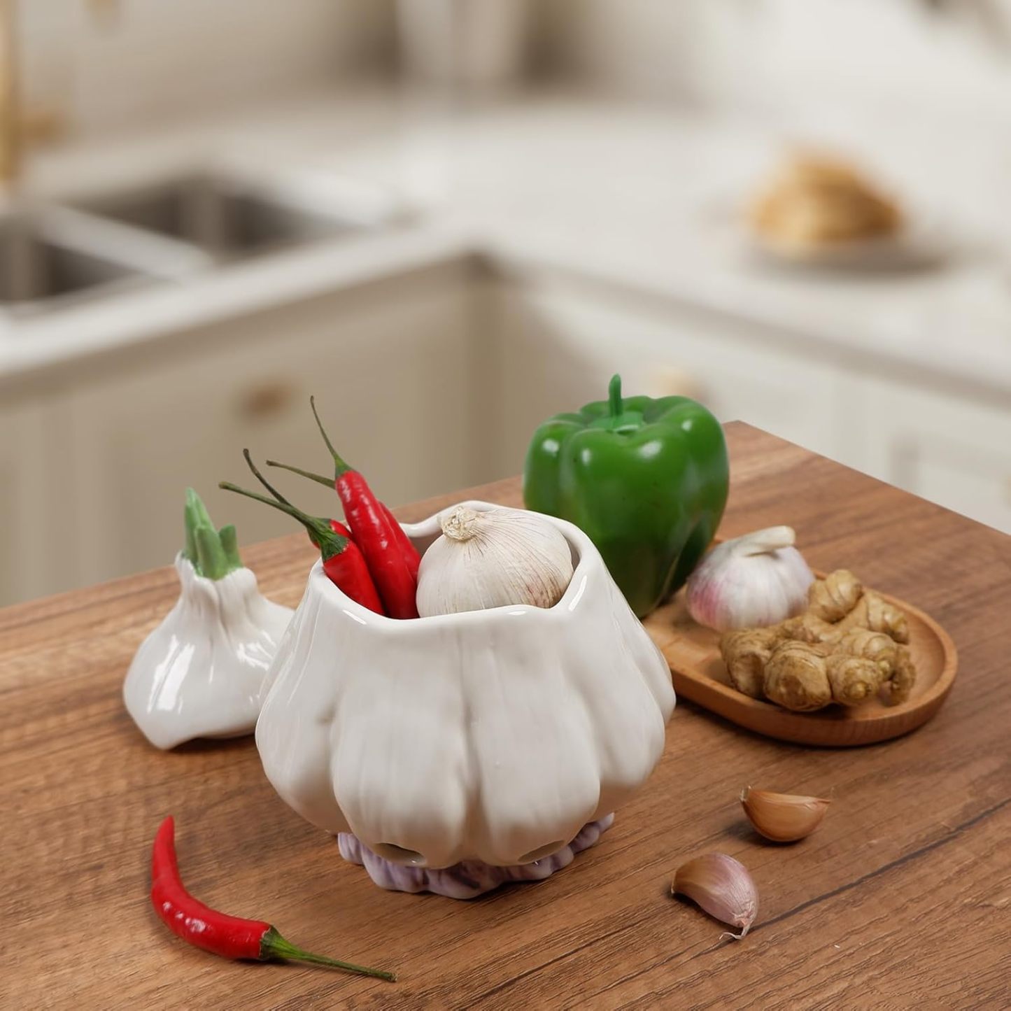 Ceramic Garlic Keeper with Lid - Breathable Freshness Storage