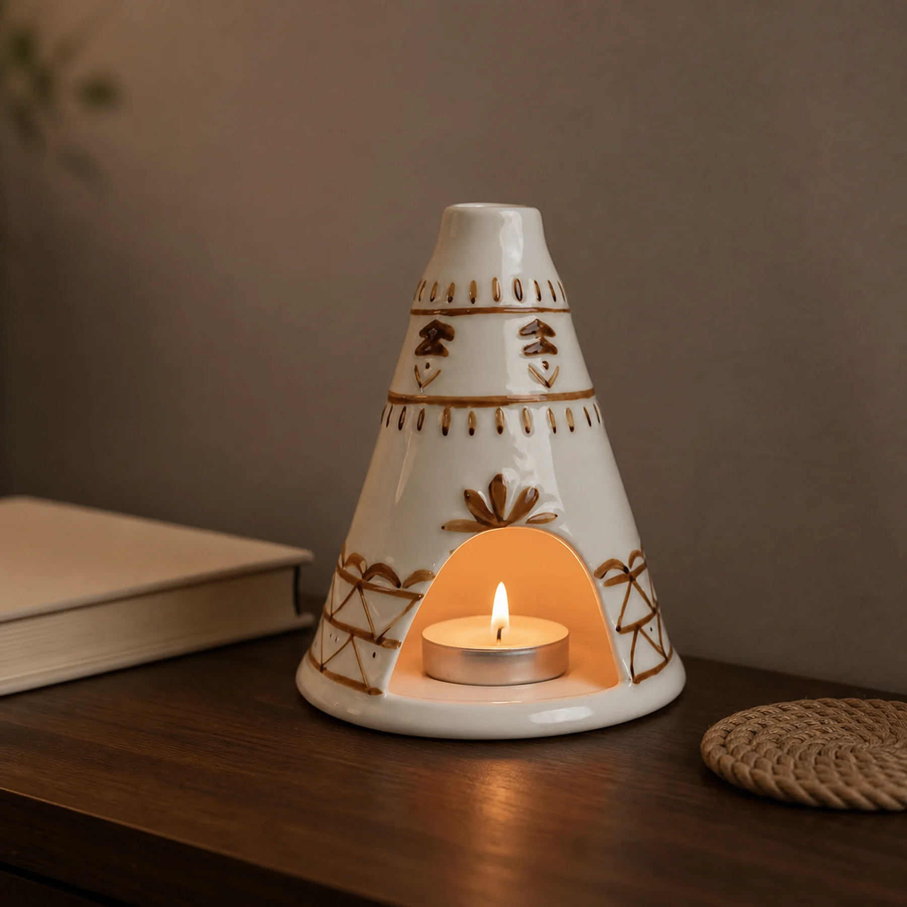 White ceramic Palo Santo holder used with a tealight candle
