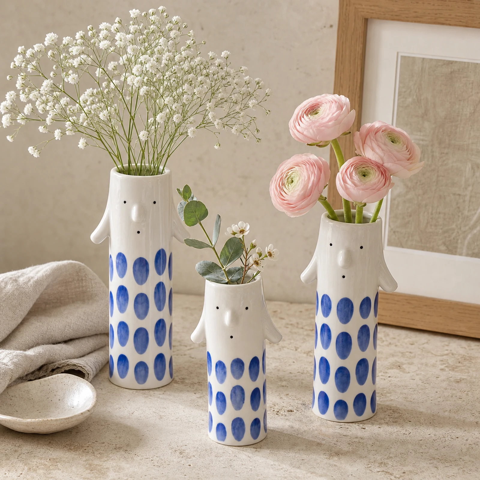 MOUGIGI blue dot family face vase set styled home decor image