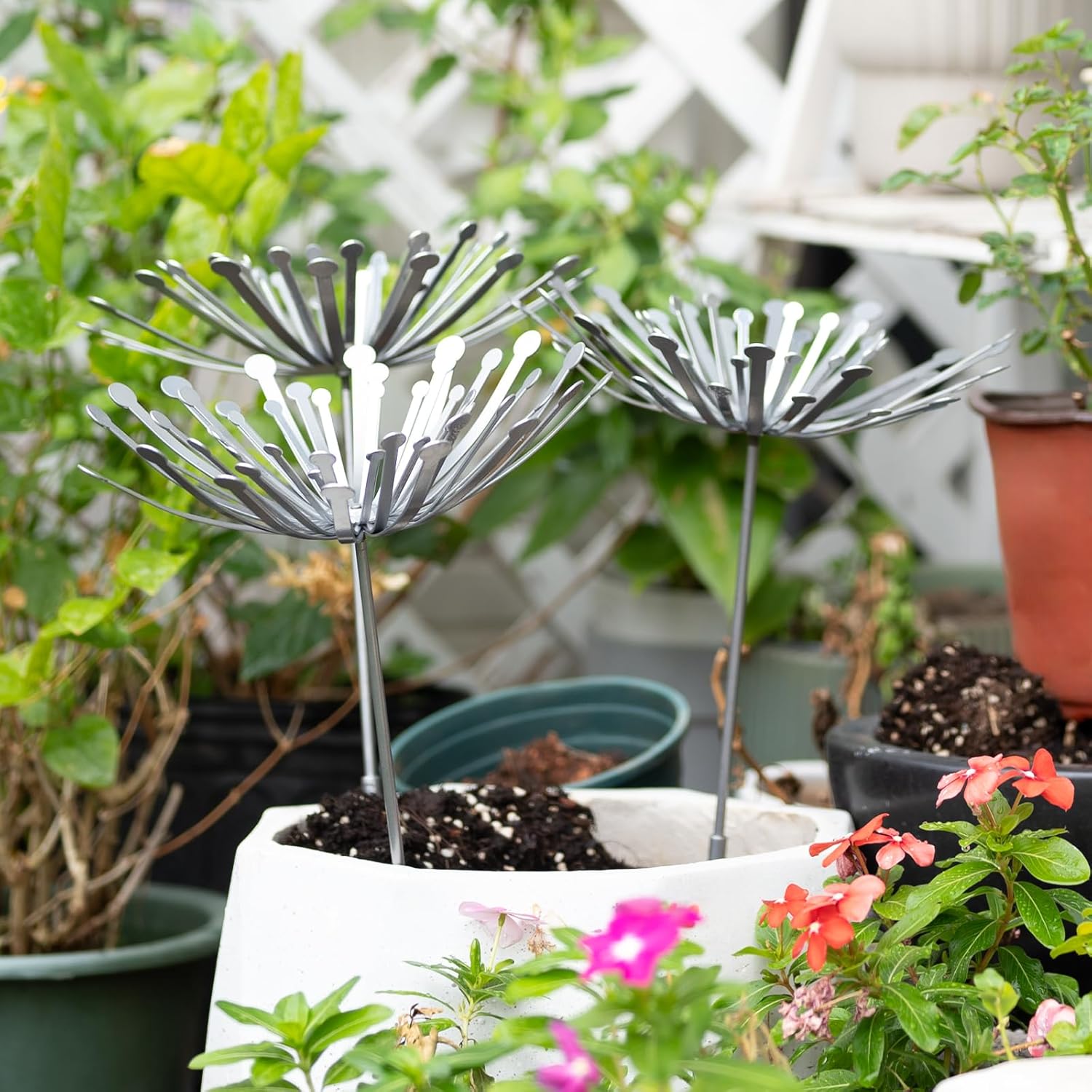 Dandelion Metal Garden Stakes - Weather-Resistant Steel Decor-MOUGIGI
