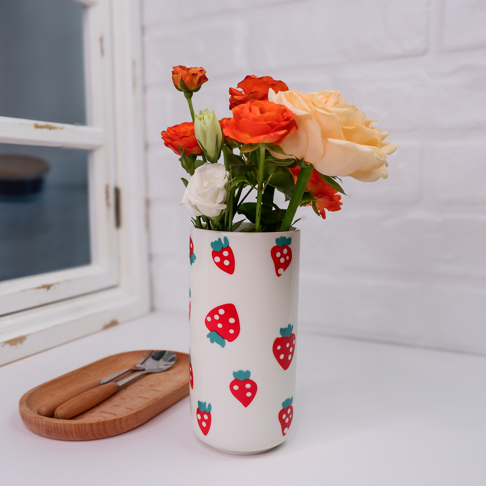 Strawberry Ceramic Vase - Whimsical Floral Centerpiece-MOUGIGI