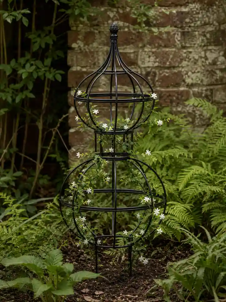 Decorative Iron Garden Trellis for Roses and Vines styling idea 6