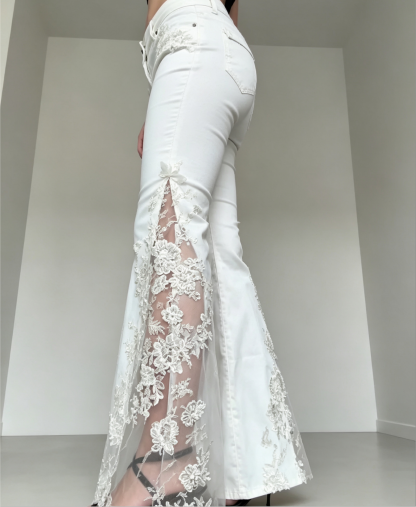 Lace Trim Flare Jeans（White 2.0）
