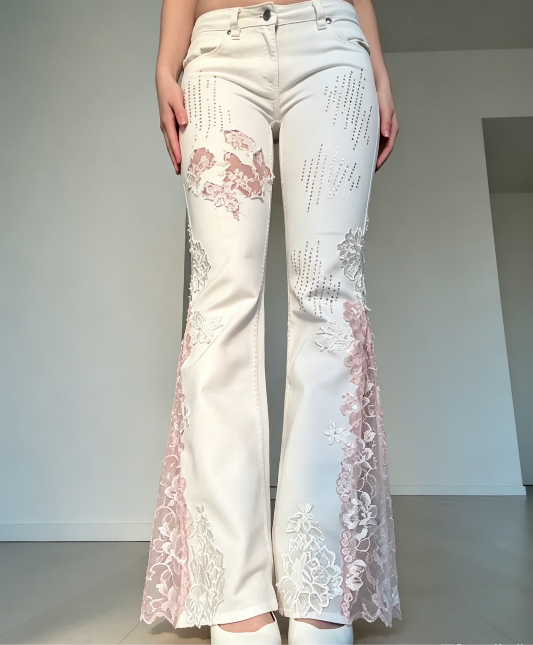 Lace Trim Flare Jeans（White 3.0）