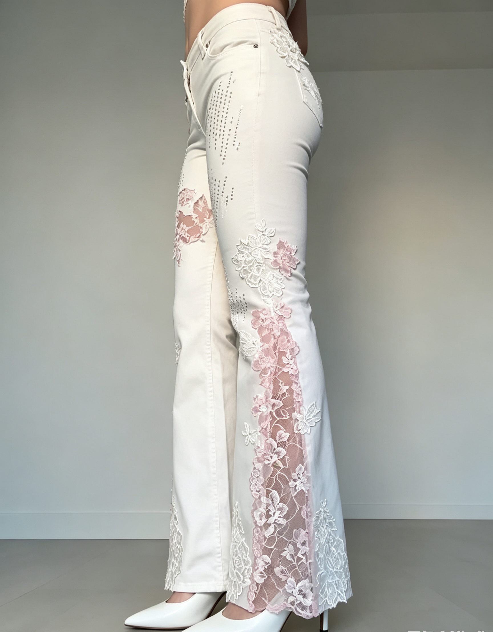 Lace Trim Flare Jeans（White 3.0）