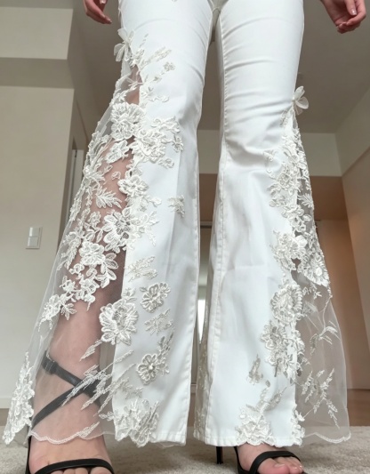 Lace Trim Flare Jeans（White 2.0）