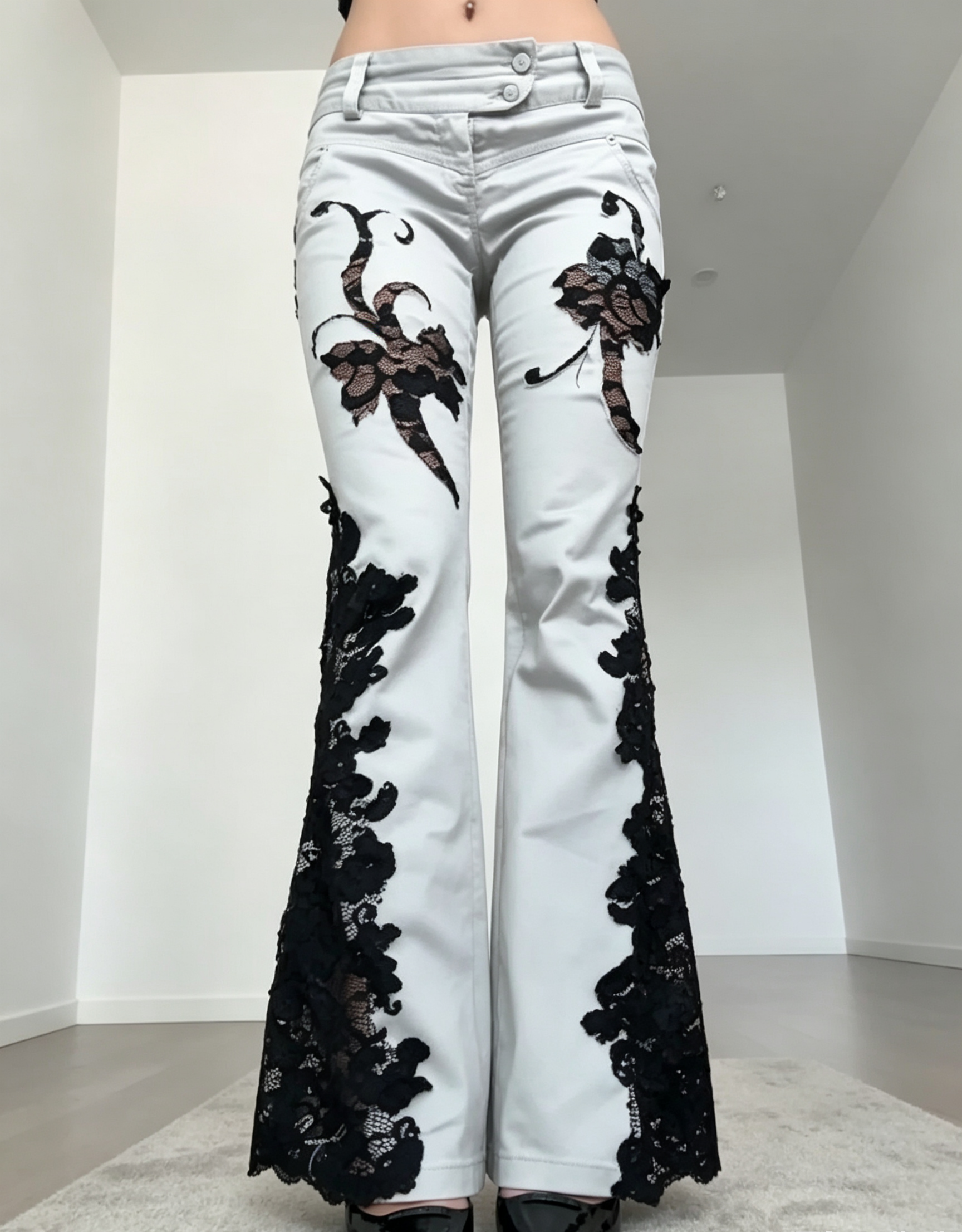 Lace Trim Flare Jeans（Black 2.0）