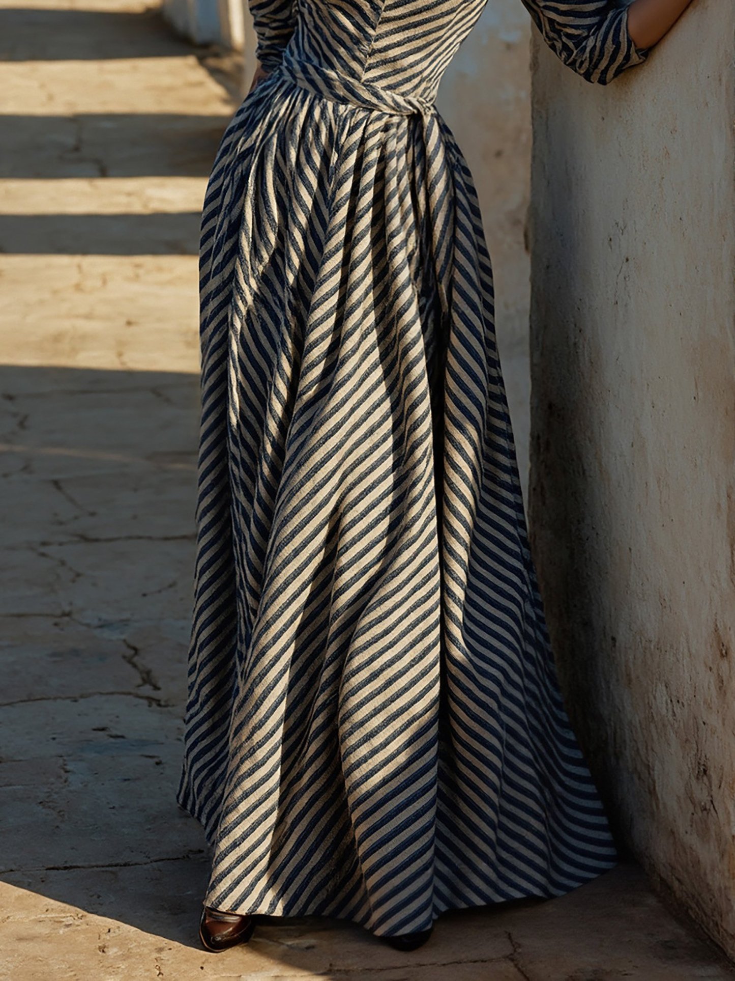 V-neck retro striped dress with contrasting colors
