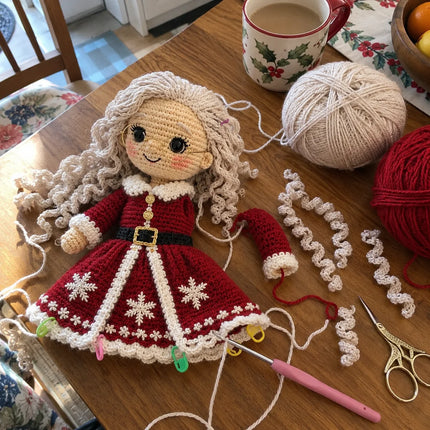 Santa and Mrs Claus dolls by Solveiga