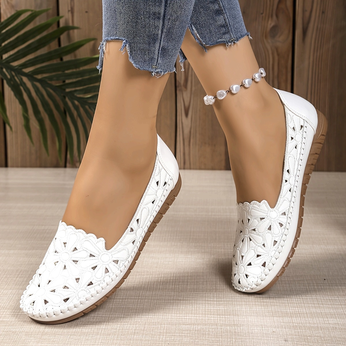 ⏰Last Day! 50% OFF 🔥Women's Fashionable Hollow-Out Breathable Orthopedic Shoes