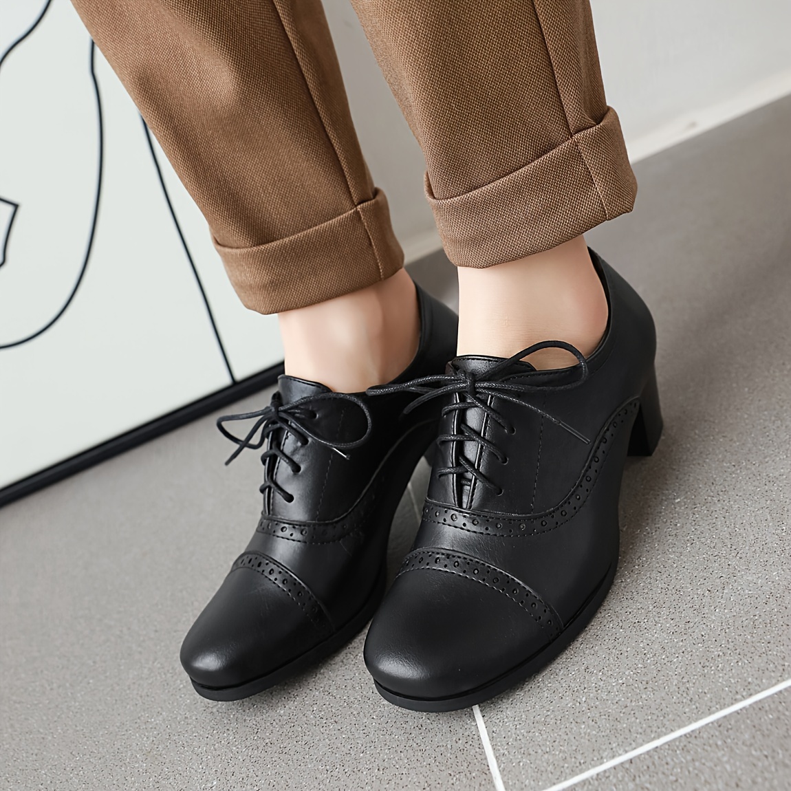 🔥Mega Sale - Buy Now & Save 50% OFF🔥Women's round-toe lace-up mid-heel leather shoes