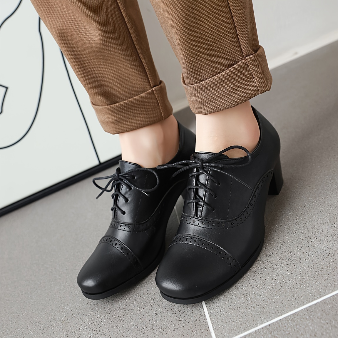 🔥Mega Sale - Buy Now & Save 50% OFF🔥Women's round-toe lace-up mid-heel leather shoes