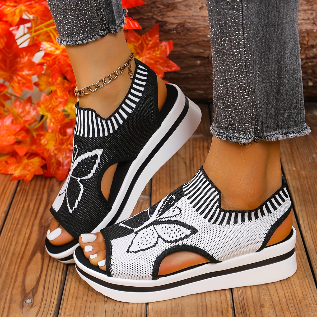 🔥Last Day Promotion 50% OFF - Women's Casual Flyknit Cutout Beach Sandals