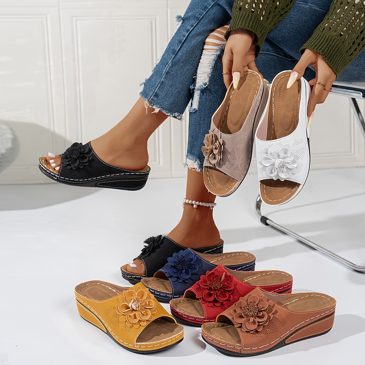 🔥Mega Sale - Buy Now & Save 50% OFF🔥Women's Summer New Mid-Heel Sandals - Floral Embellishes