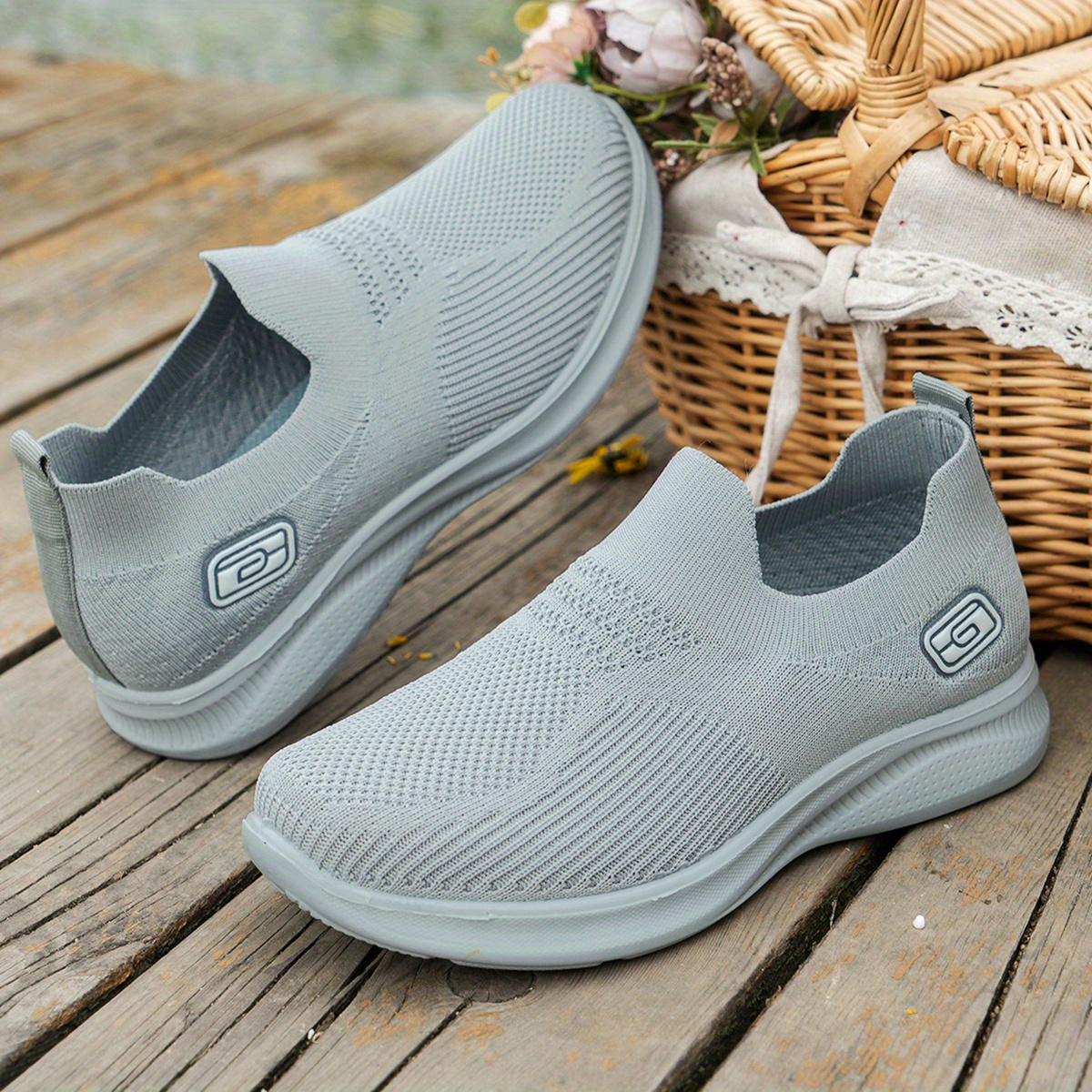 🔥Mega Sale - Buy Now & Save 50% OFF🔥Women's breathable and shock-absorbing sports shoes