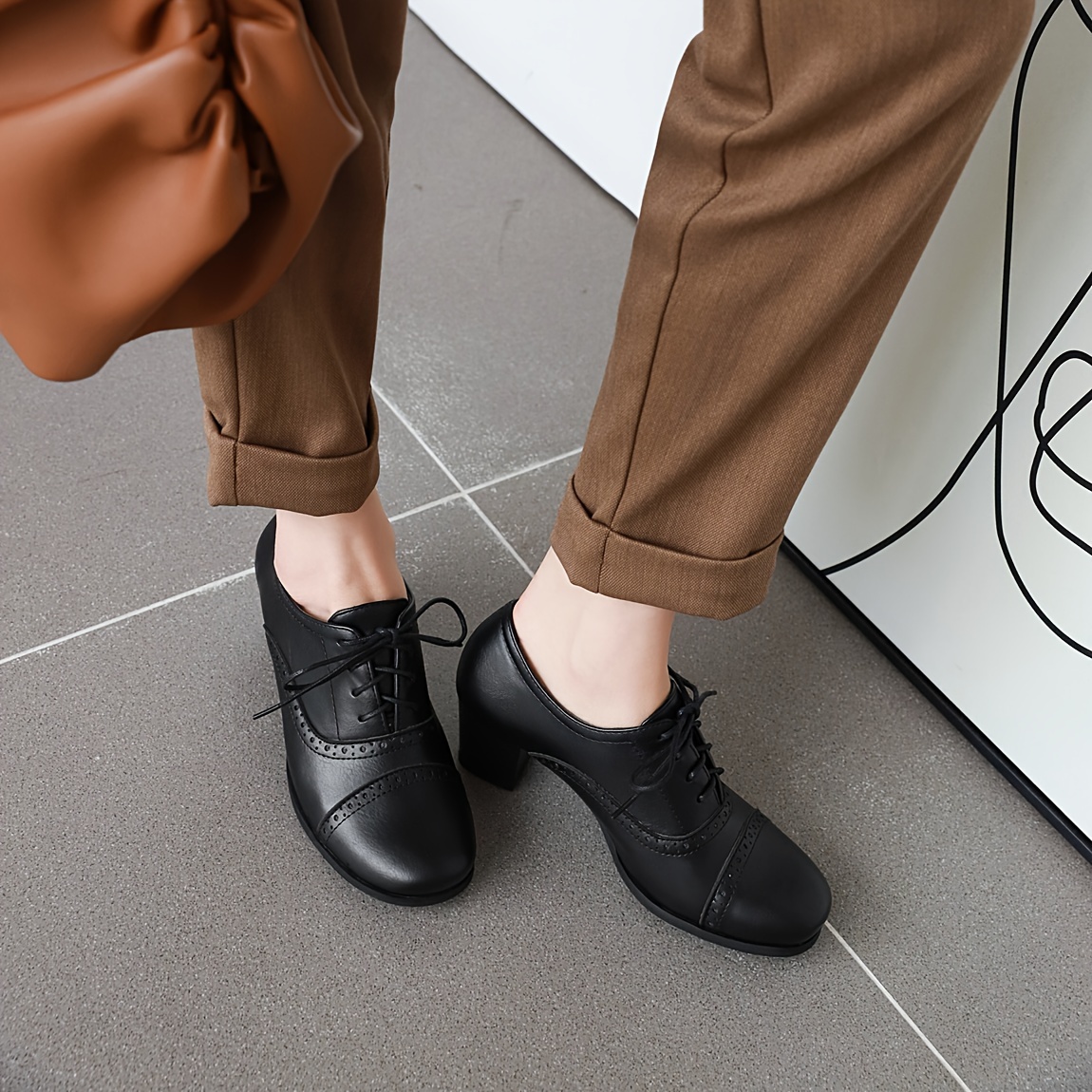🔥Mega Sale - Buy Now & Save 50% OFF🔥Women's round-toe lace-up mid-heel leather shoes