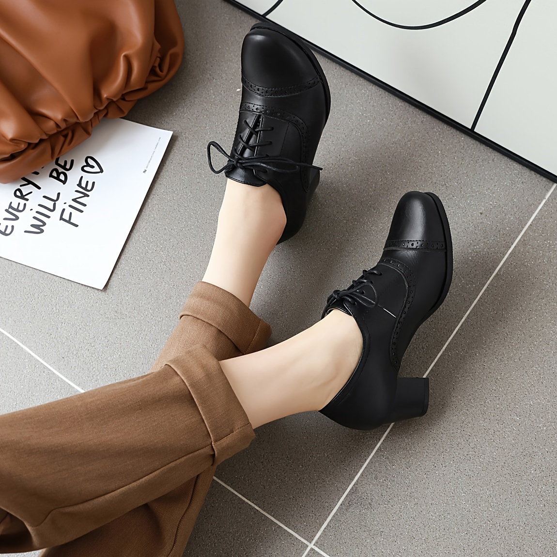 🔥Mega Sale - Buy Now & Save 50% OFF🔥Women's round-toe lace-up mid-heel leather shoes