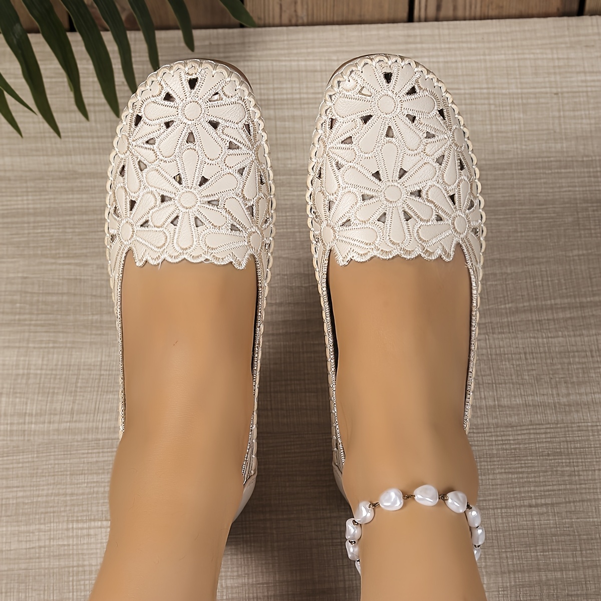 ⏰Last Day! 50% OFF 🔥Women's Fashionable Hollow-Out Breathable Orthopedic Shoes