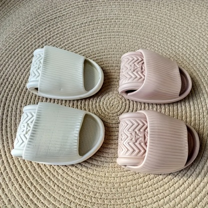 🔥Last Day Promotion 50% OFF - Portable Folding Slippers - Non-slip sole, compact foldable design