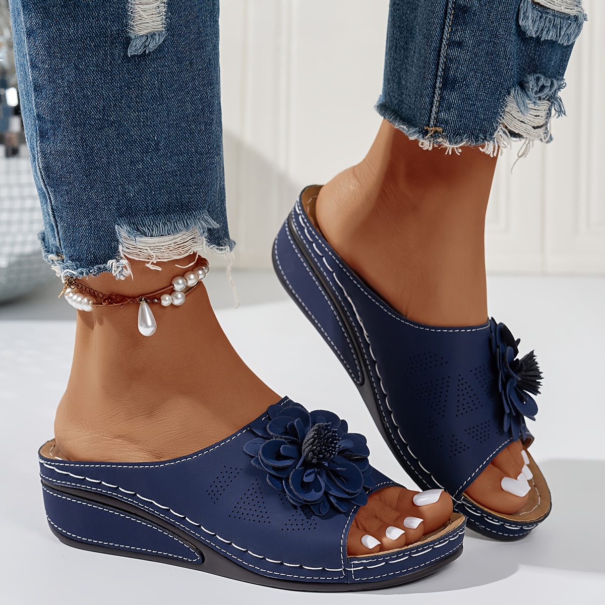🔥Mega Sale - Buy Now & Save 50% OFF🔥Women's Summer New Mid-Heel Sandals - Floral Embellishes