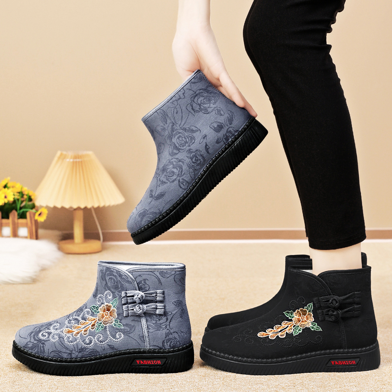 🔥Last Day Promotion 50% OFF --- New warm embroidered women's snow boots