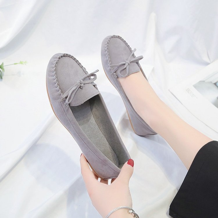 Women's bow-decorated loafers