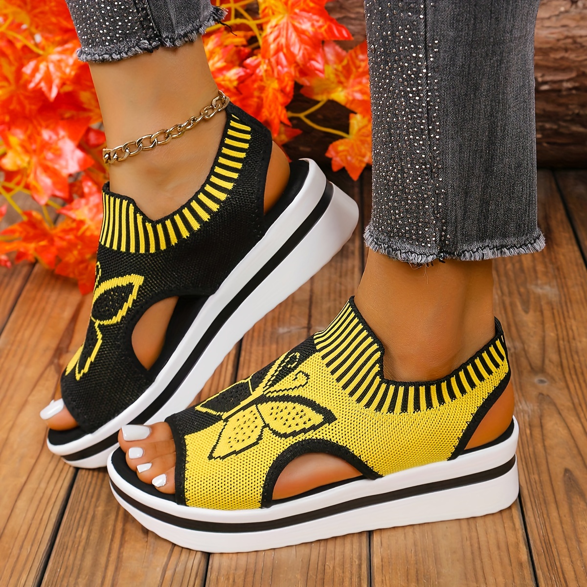 🔥Last Day Promotion 50% OFF - Women's Casual Flyknit Cutout Beach Sandals