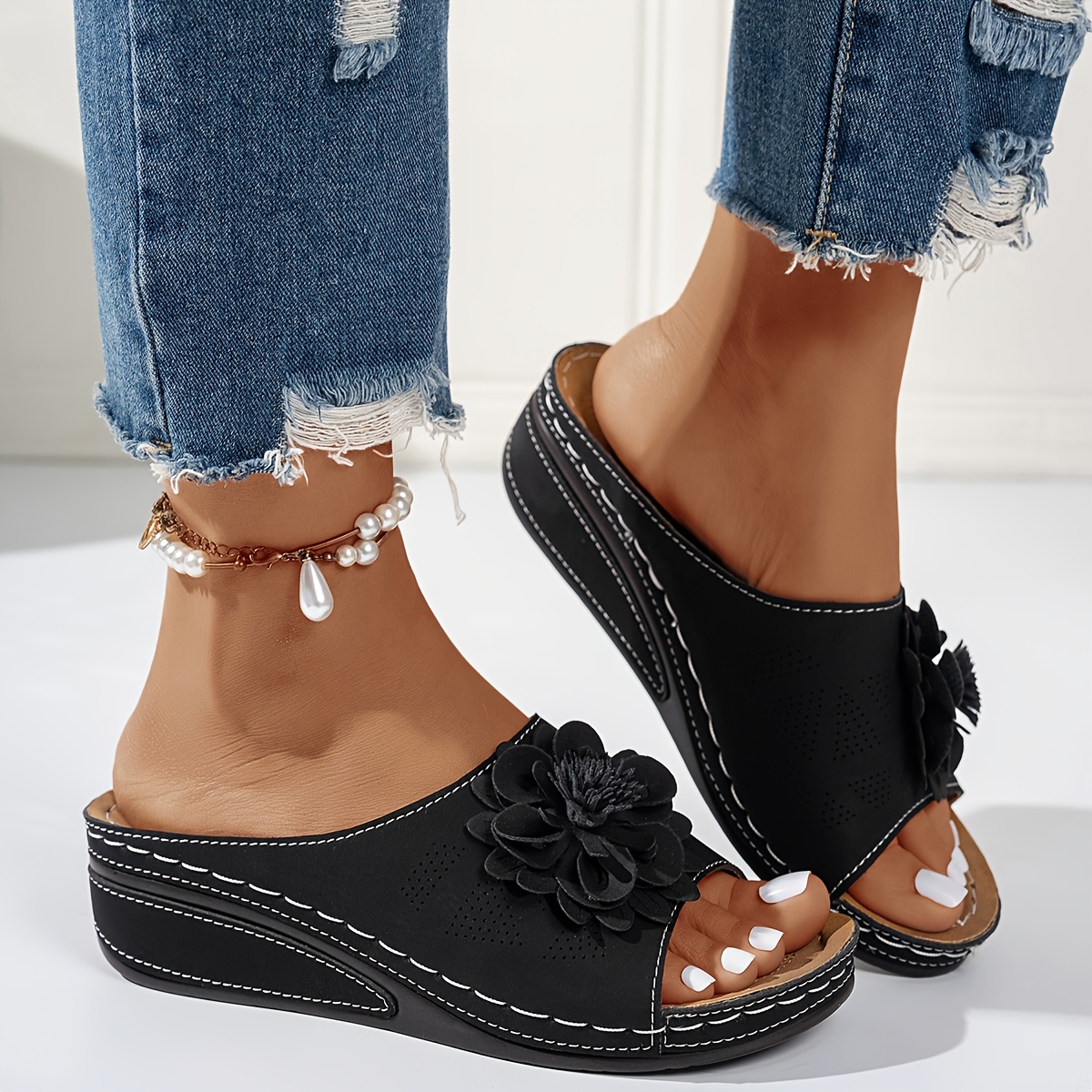 🔥Mega Sale - Buy Now & Save 50% OFF🔥Women's Summer New Mid-Heel Sandals - Floral Embellishes