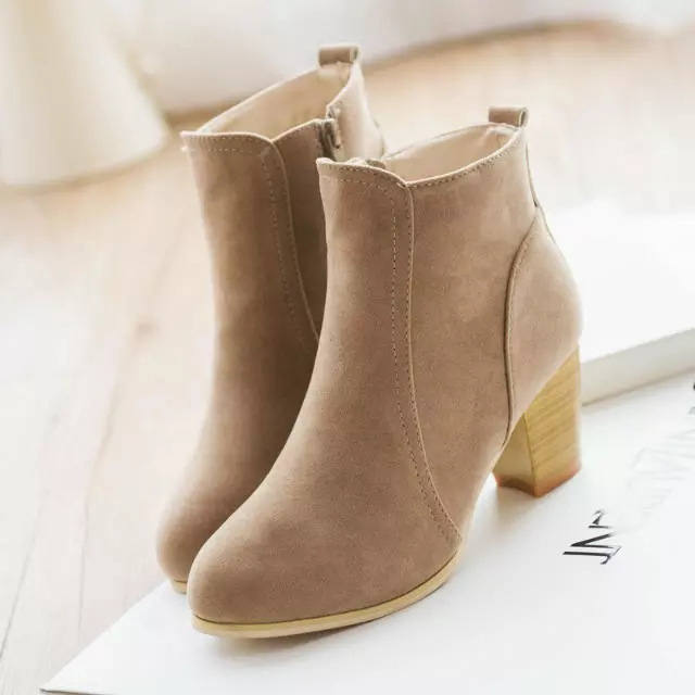 ⏰Last Day! 50% OFF 🔥Women's round-toe side-zip low-heeled ankle boots, stylish chunky heel boots