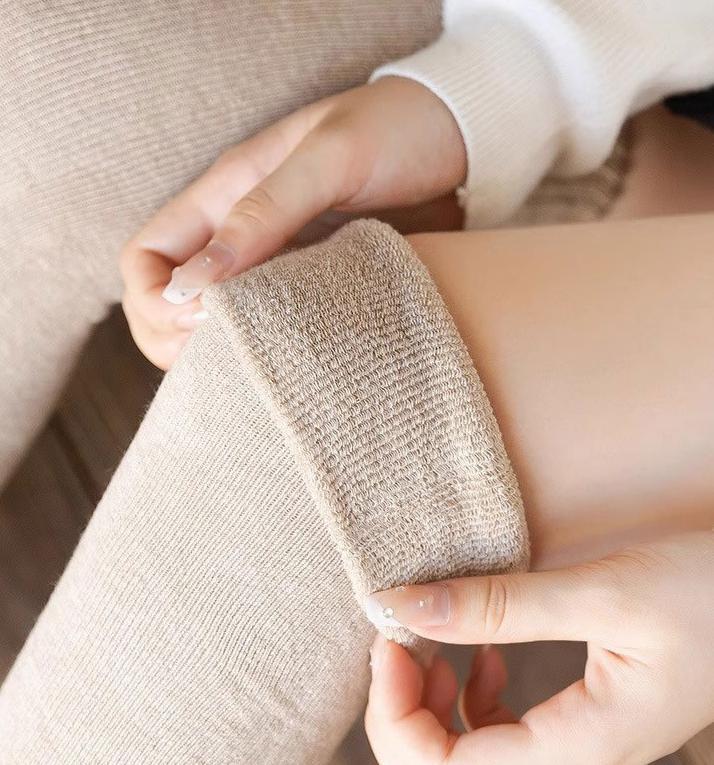 🔥Last Day Promotion 50% OFF --- Women's winter over-the-knee cotton socks
