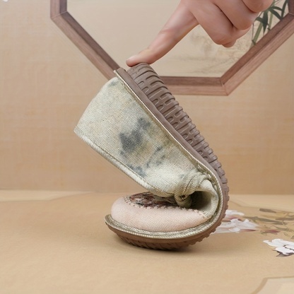 ⏰Last Day! 50% OFF 🔥Women's Floral Embroidered Casual Shoes