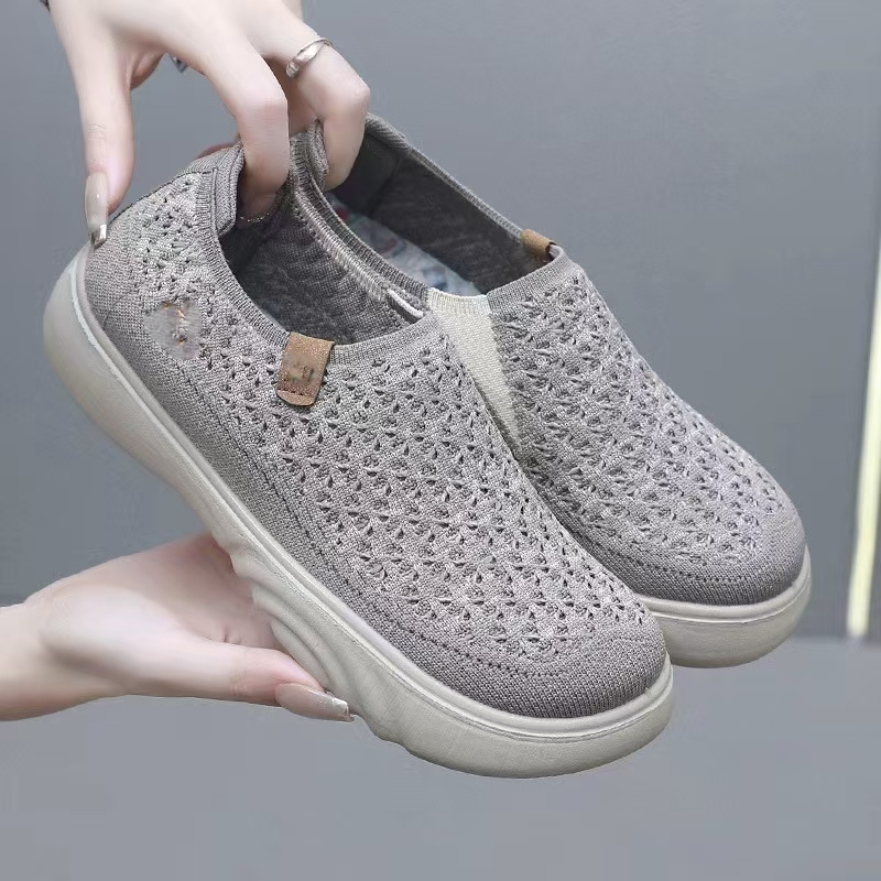 🔥Mega Sale - Buy Now & Save 50% OFF🔥Women's casual shoes with soft soles and arch support for all-day comfort.