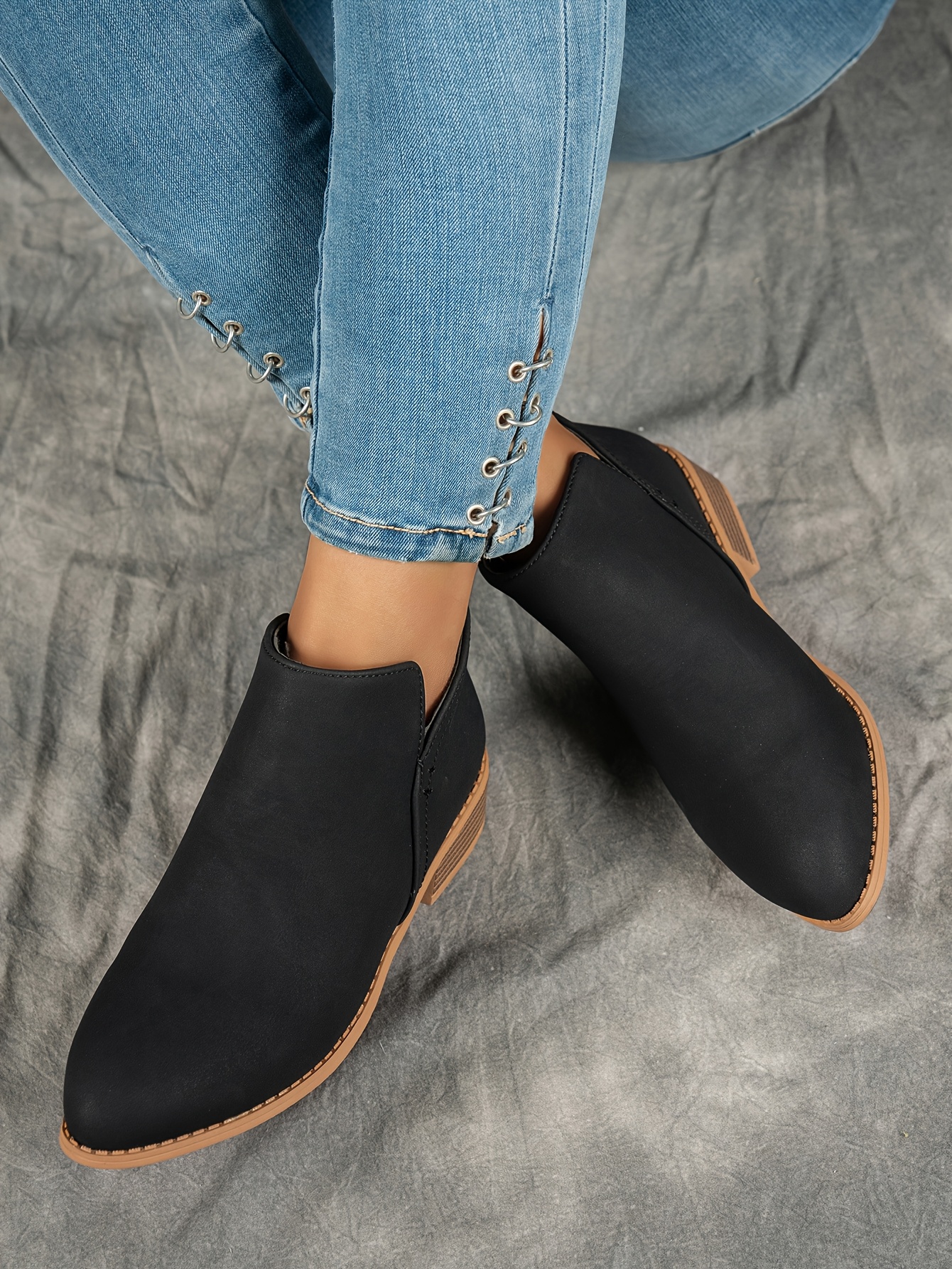 🔥Last Day Promotion 50% OFF - Women's Retro Solid Color Orthopedic Ankle Boots 