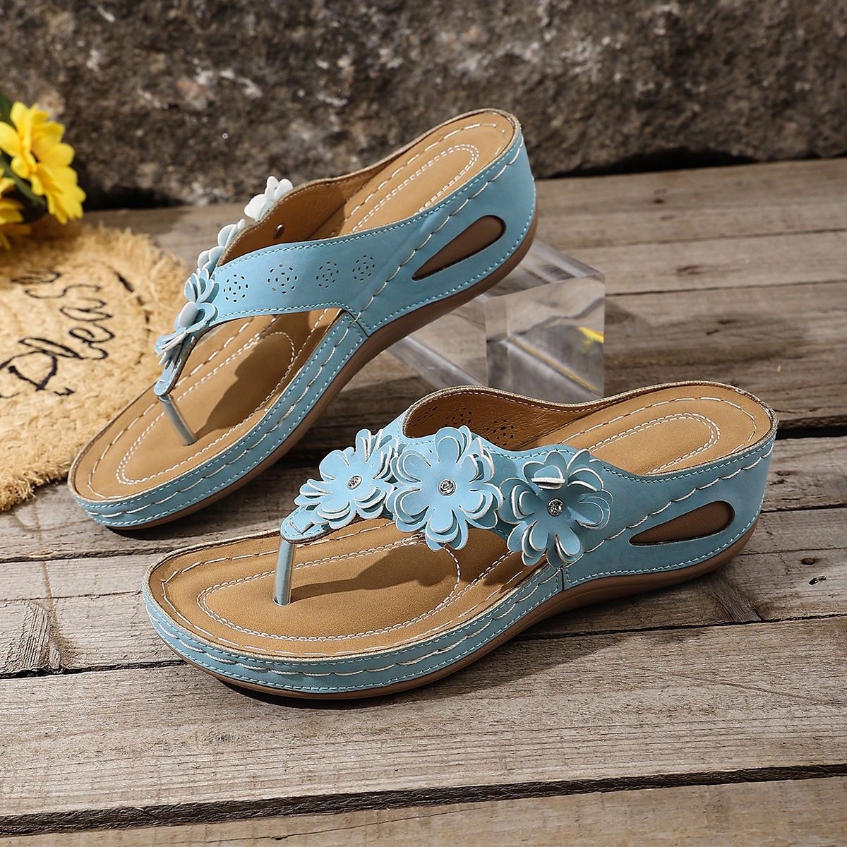 🔥Mega Sale - Buy Now & Save 50% OFF🔥Women's orthopedic flip-flops, suitable for all seasons, comfortable and breathable.