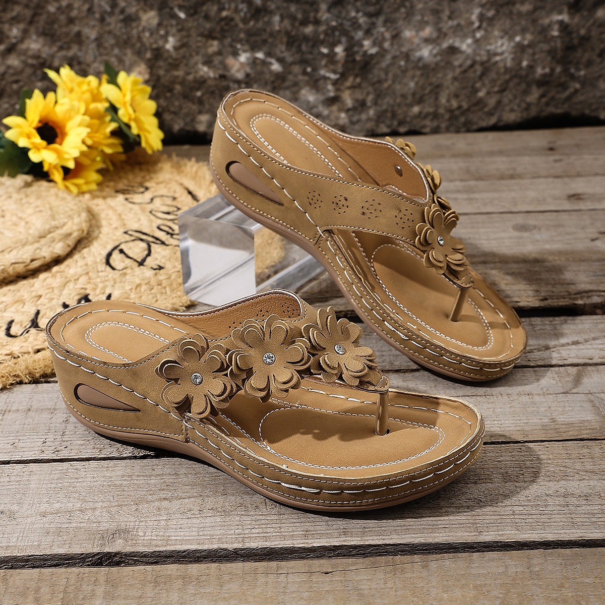 🔥Mega Sale - Buy Now & Save 50% OFF🔥Women's orthopedic flip-flops, suitable for all seasons, comfortable and breathable.