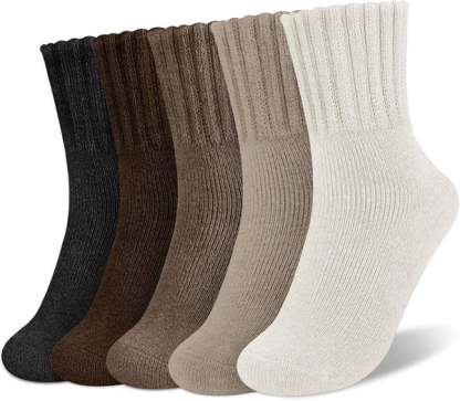🔥Last Day Promotion 50% OFF - 🏆 5 Pairs Women's Solid Mid-calf Socks