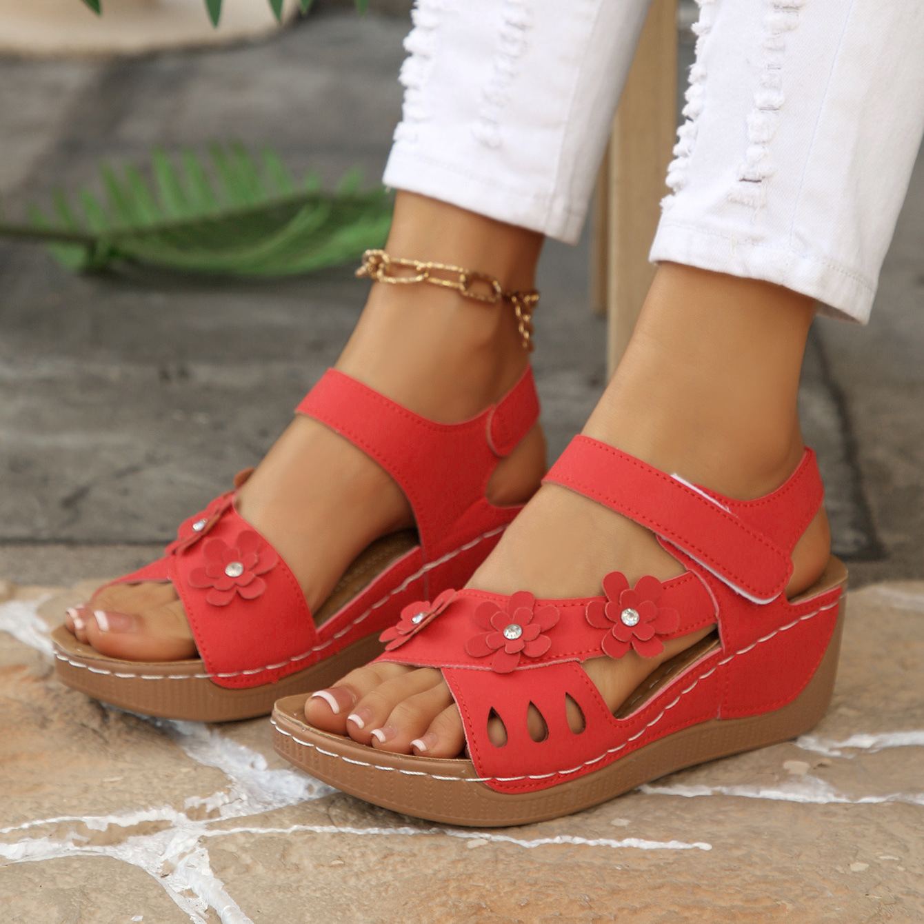 🔥Mega Sale - Buy Now & Save 50% OFF🔥Solid-color women's floral wedge sandals