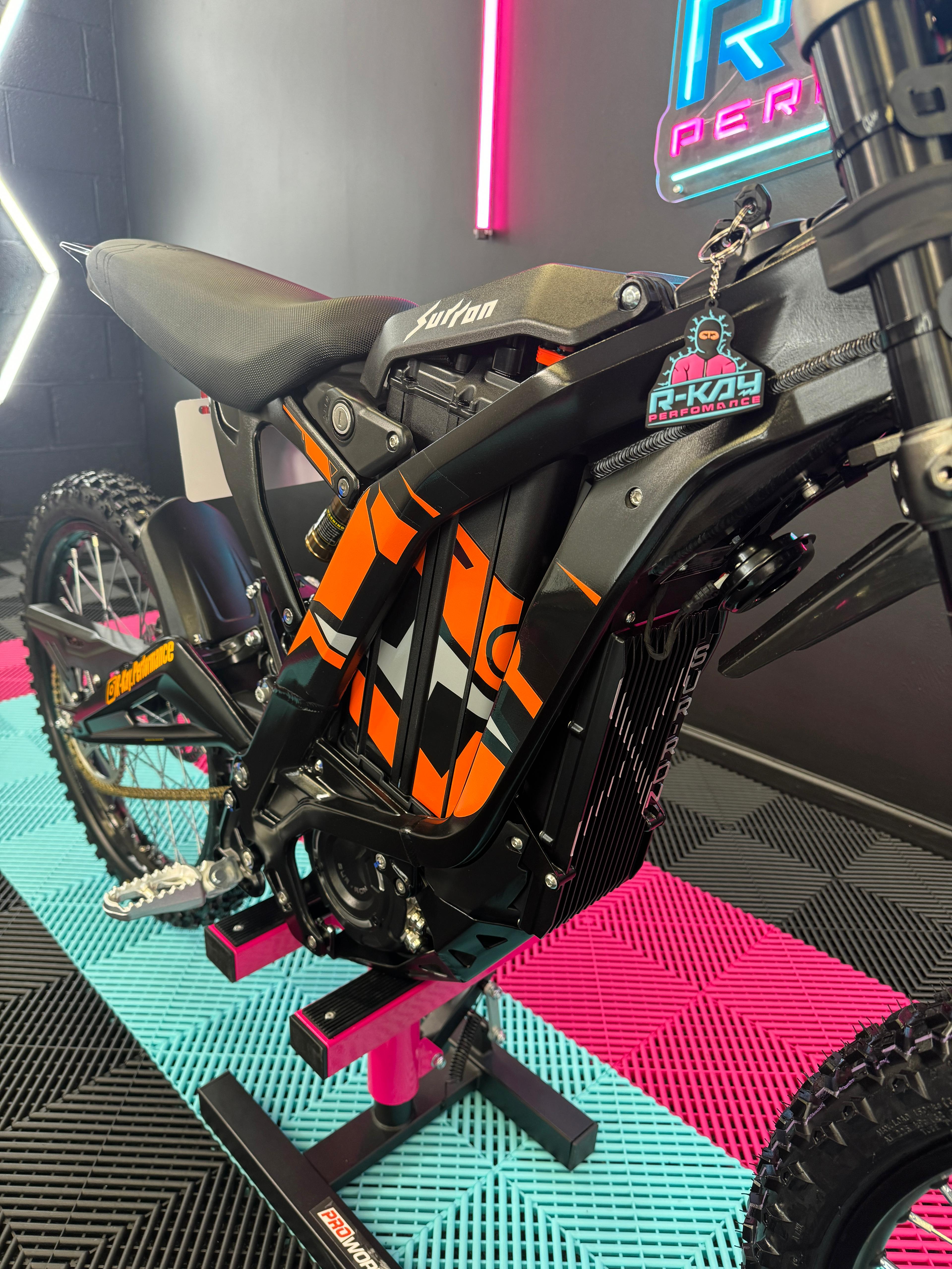 2025 8kw Sur-Ron Light Bee X 60v 40Ah In Black And Orange