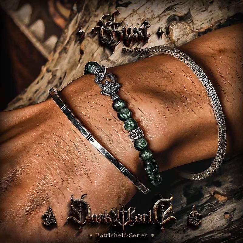 Men's Green Serpentine Bracelet with Feather Pattern, Stone Bead Accessory for Resilience and Power