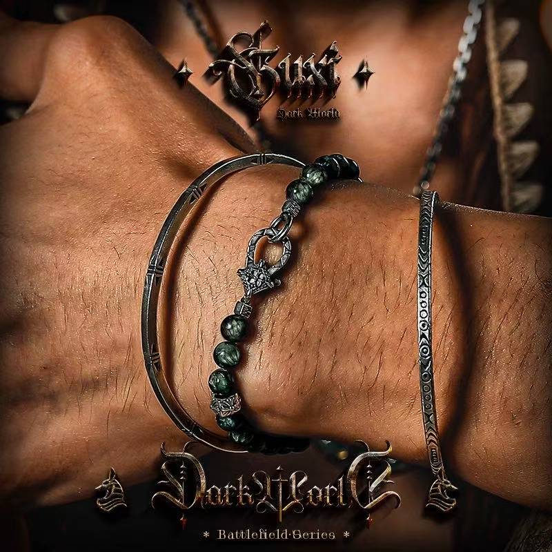 Men's Green Serpentine Bracelet with Feather Pattern, Stone Bead Accessory for Resilience and Power