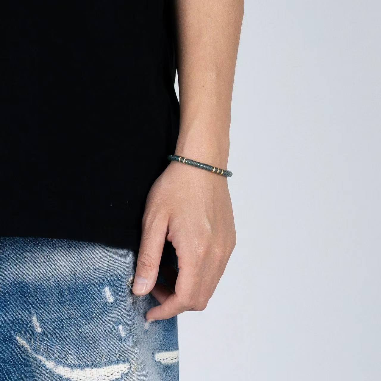 Gray Jadeite Bracelet | 5.5mm Mora Gray Beads with Gold Inlay for Serene Wisdom