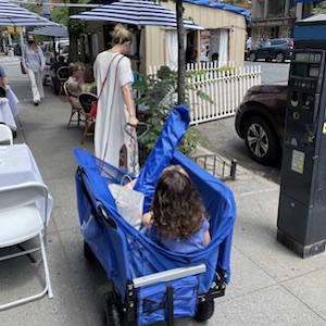 Lounge Wagon in Town