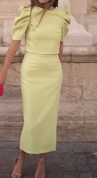 Pia amarillo claro