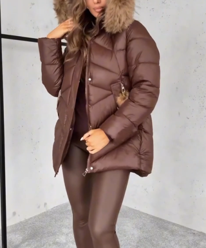 Diamond-patterned down jacket with a plush collar and fitted waist.