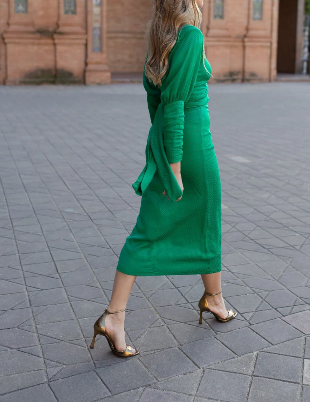 Falda campanada de encaje de color liso