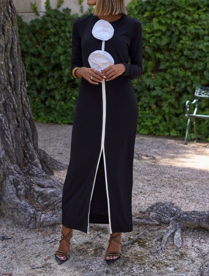 Lady Golondrina black dress