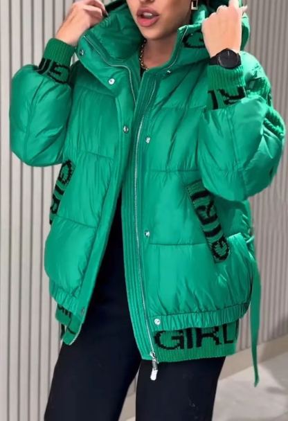 Chaqueta corta de algodón con parches de malla y alfabeto