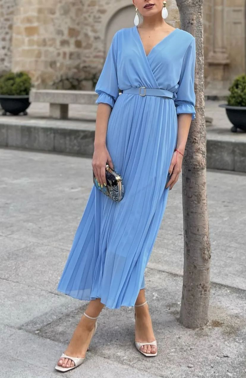 Sky blue V-neck pleated dress